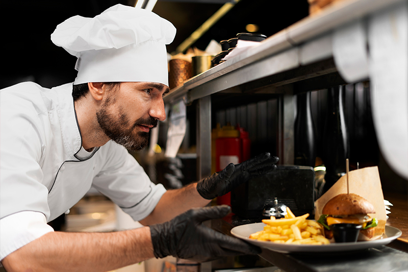 ¿Cómo evolucionar y dejar de ser tu propio empleado?: Enfrentando la esclavitud económica de un dueño de restaurante